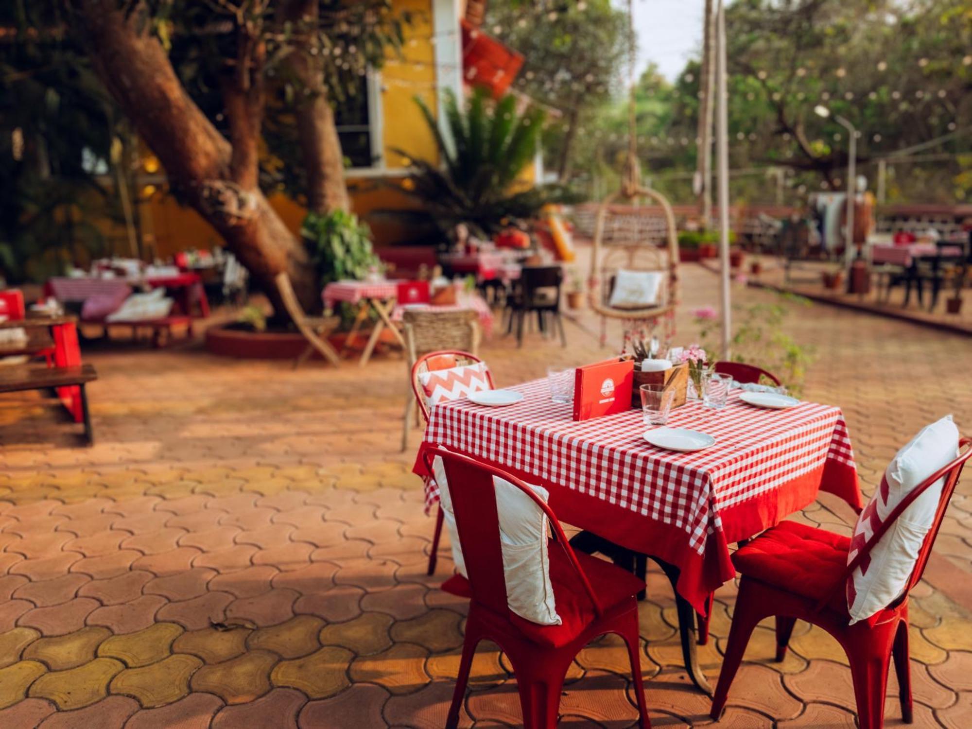 Casa Do Leao A 150 Year Old Portuguese Home Nerul  Exterior photo
